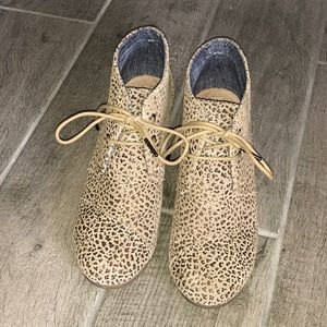 Tom’s leopard wedge bootie